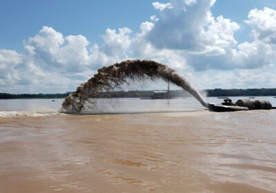 Rios do AM receberão dragagem para garantir navegabilidade durante seca