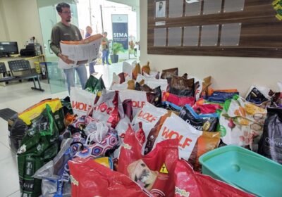 Sema arrecada 1,4 tonelada de ração para ajudar animais resgatados no Rio Grande do Sul