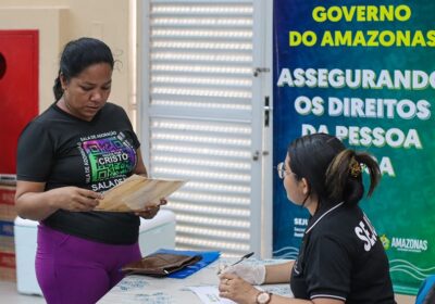 Mutirão de cidadania atende moradores e entrega documentos em zona rural no AM