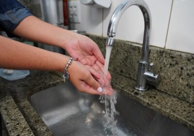 Sancionada lei da tarifa social de água e esgoto para famílias de baixa renda