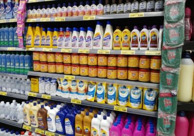 Supermercado é autuado por vender produtos falsos de limpeza em Manaus