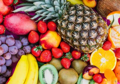 Descubra os benefícios nutricionais das frutas, de acordo com a cor