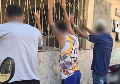 Homem e adolescentes furtam seis motos em concessionarias de Manaus