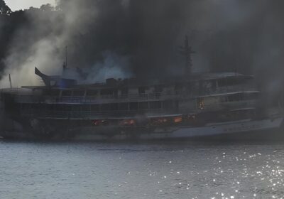 VÍDEO: Incêndio em barco no interior do Amazonas deixa três mortos; 165 pessoas sobrevivem