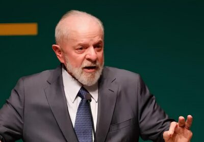 Lula diz que Big techs ganham dinheiro com “mentiras e aberrações”