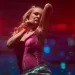 Manaus recebe show de Evi Goffin com hits memoráveis dos Anos 2000