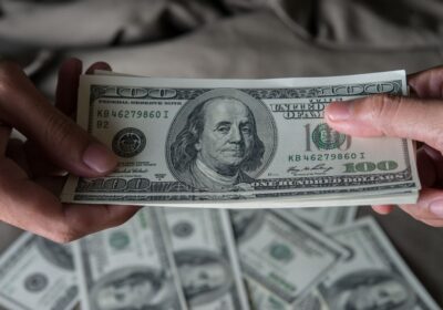 Mercado espera que dólar caia para R$ 5,20 até o fim do ano