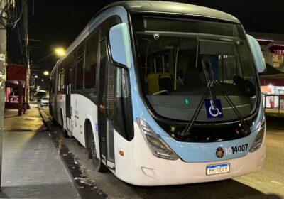 Passageiro é mordido durante tentativa de reação em assalto a ônibus na zona Leste