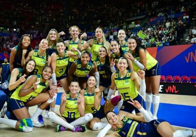 Seleção feminina estreia com vitória contra o Quênia no vôlei em Paris