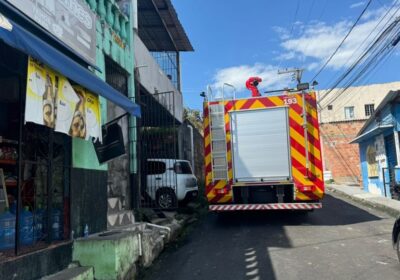 VÍDEO: Princípio de incêndio atinge casa no bairro Japiim, em Manaus