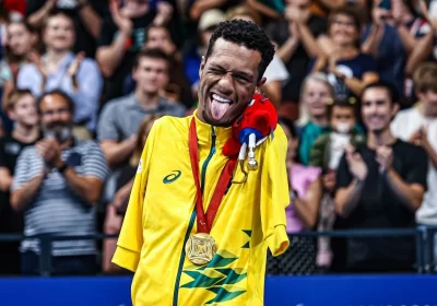 Gabrielzinho domina os 50m costas e leva mais um ouro na natação