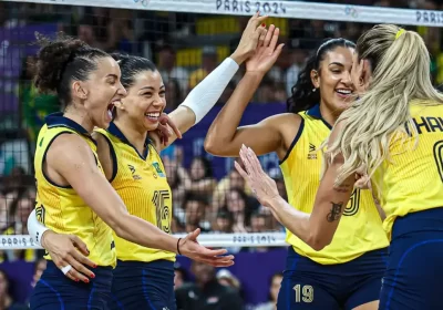 Brasil vence Japão e está nas quartas no vôlei feminino