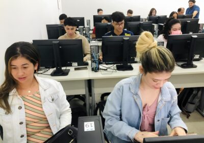 Banco oferece vagas gratuitas para cursos de inglês; CONFIRA