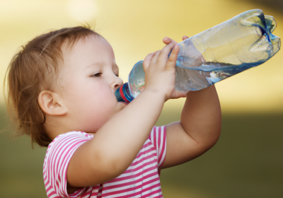 Calor intenso previsto para setembro requer cuidados com crianças