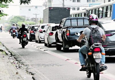 Pesquisa nacional mostra que 54% dos motociclistas dirigem sem habilitação