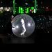 VÍDEO: Ops! Akon tenta se jogar na galera, mas bola inflável gigante fura no Rock in Rio