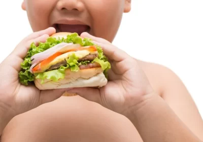 Obesidade infantil: saiba como orientar as escolhas alimentares dos seus filhos