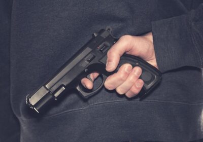 Projeto define como crime inafiançável porte de arma sob efeito de álcool