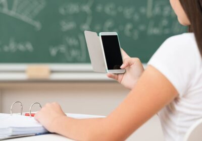 Projeto que proíbe o uso de celular em escolas é aprovada em Comissão da Câmara