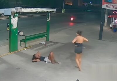 Mulher é atacada a facadas em ponto de ônibus de Cuiabá; vídeo