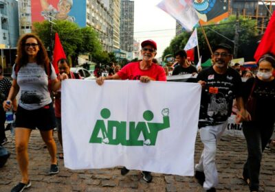 Manaus realiza manifestação contra “PEC do Estupro” e a Escala 6X1