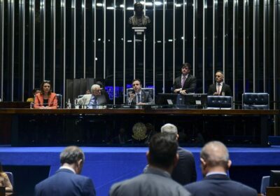 Senado aprova PEC do corte de gastos e restrição do PIS/Pasep