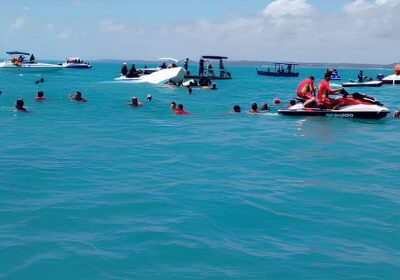 VÍDEO: Catamarã afunda em Maragogi e deixa ao menos um morto