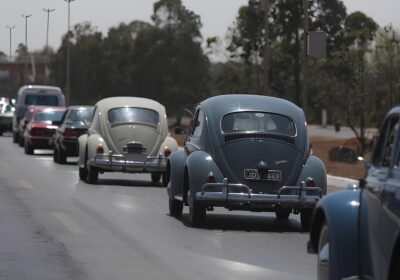 É Fake que Governo Federal cobra ‘taxa ambiental’ de carros com mais de 20 anos