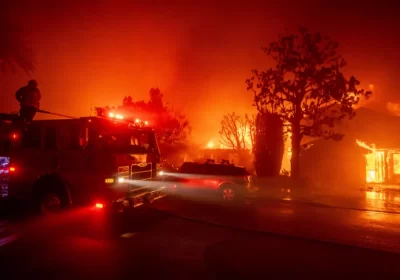 VÍDEO: Incêndios na Califórnia destroem milhares de casas e deixa vários mortos