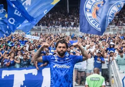 Gabigol é apresentado pelo Cruzeiro em um Mineirão lotado