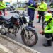 Ação de fiscalização autua mais de 100 motociclistas em Manaus