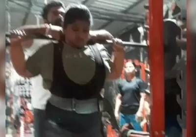 VÍDEO: Adolescente morre após supino de 272 kg cair sobre seu pescoço