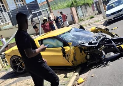 VÍDEO: Funcionário destrói Ferrari de R$ 3 milhões da loja em que trabalha