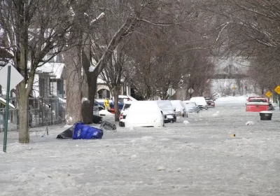 VÍDEOS: Enchente congelante em Detroit devasta veículos e desaloja moradores